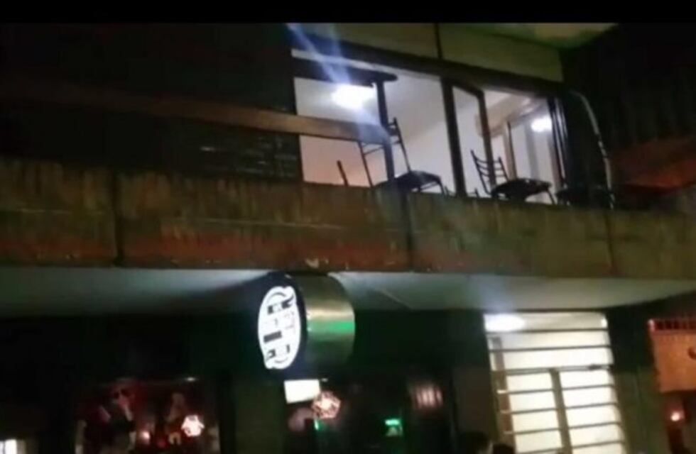 Güemes: tocaban la guitarra, cedió la baranda y cayeron al vacío