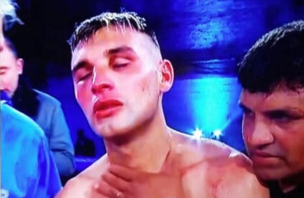 Habló el padre del boxeador que se desvaneció en el cuadrilátero: "Está en manos de Dios"