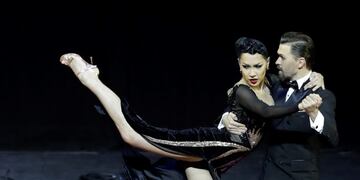 La pareja formada por Dmitry Vasin y Sagdiana Khamzina de Rusia ganó el certamen\u002E (AP)