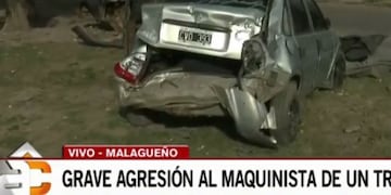 El Corsa chocado quedó al costado de las vías\u002E