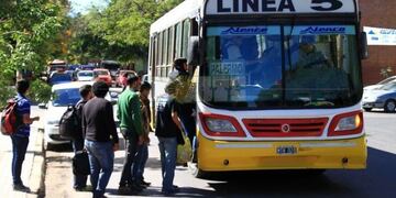 Tras más de 4 días sin colectivos, se levantó el paro
