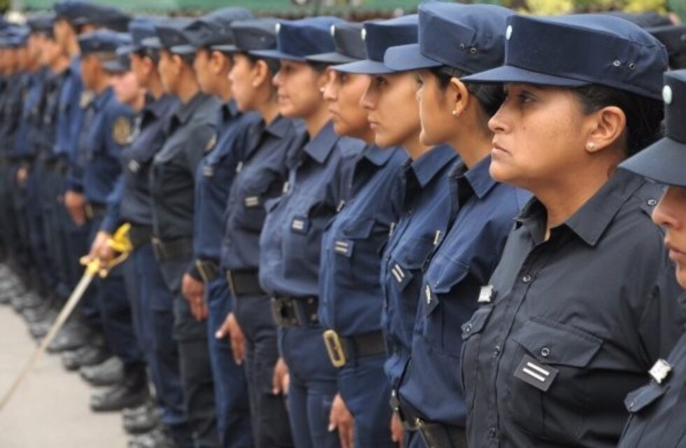 Cesantearon a una policía salteña que faltó 600 días al trabajo