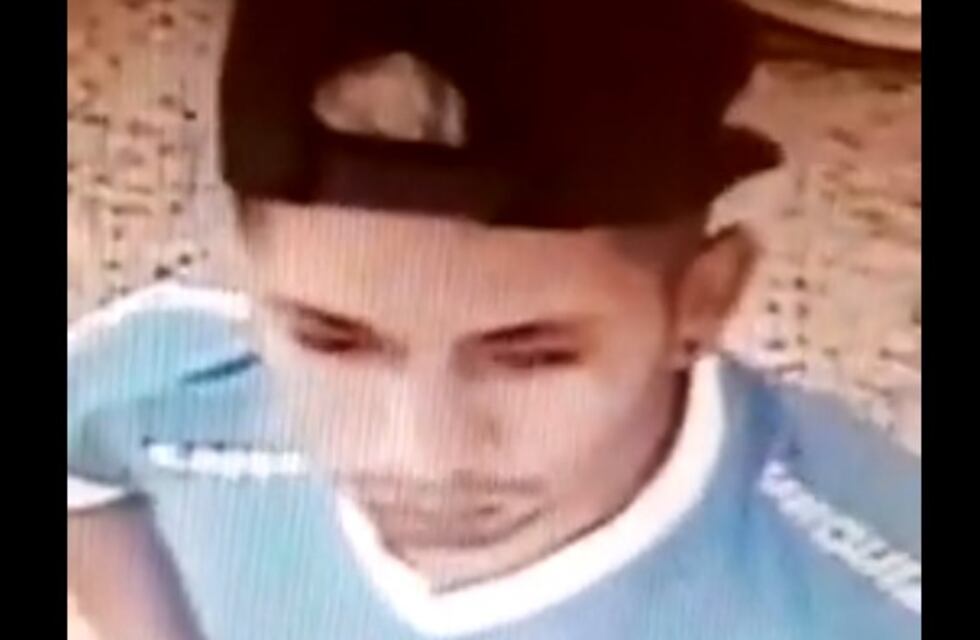 Video: como no pudo robar el monitor, lo rompió a trompadas