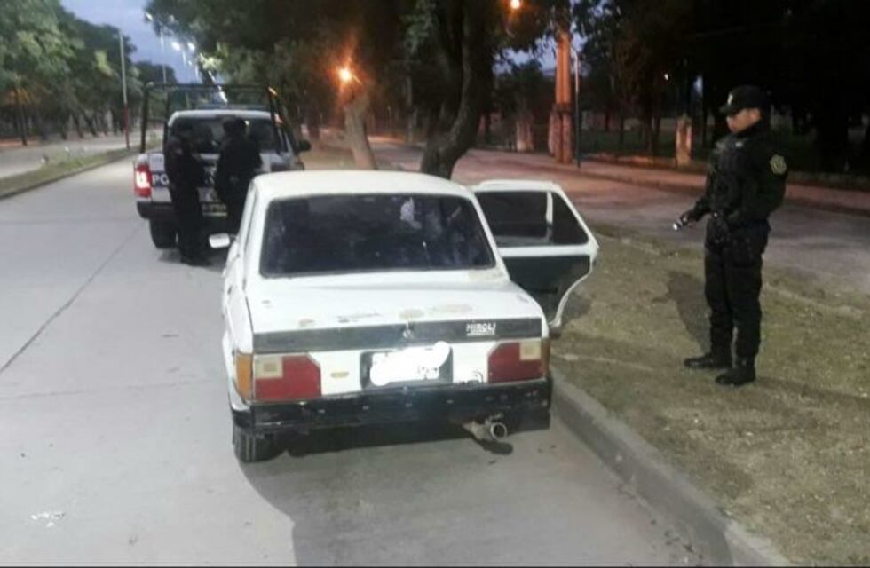 Le dispararon a una casa y huyeron, pero fueron detenidos gracias a cámaras de vigilancia