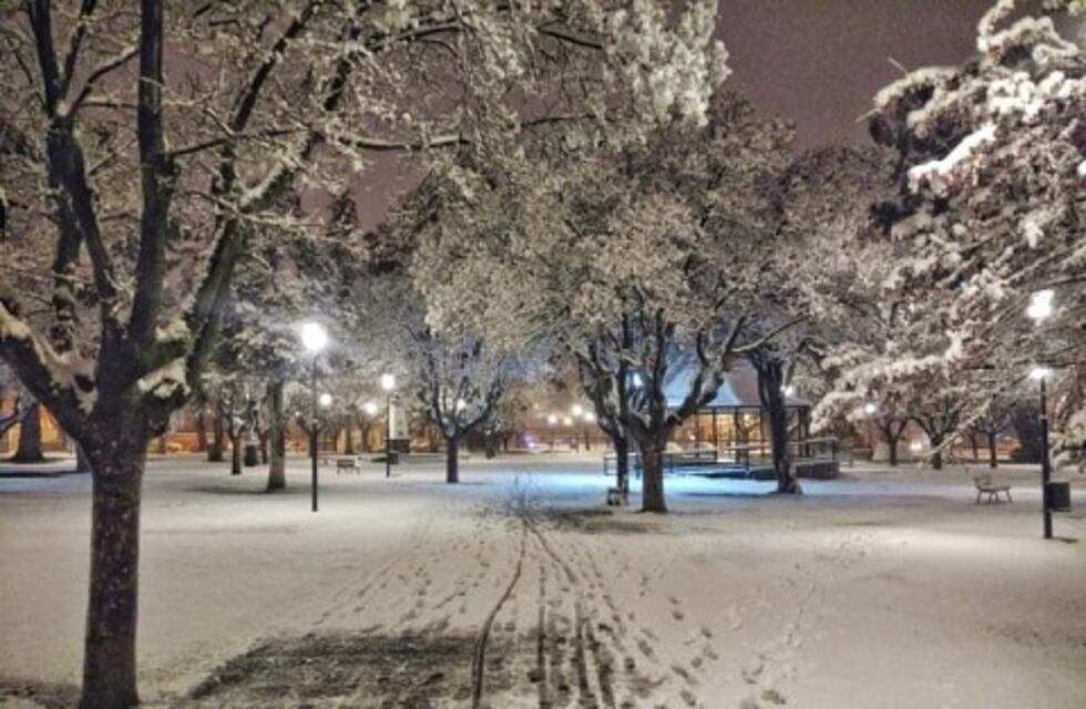 Esquel: primer nevada del año en medio de la cuarentena
