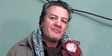 Un pianista en situación de calle emocionó a todos en el Monumental
