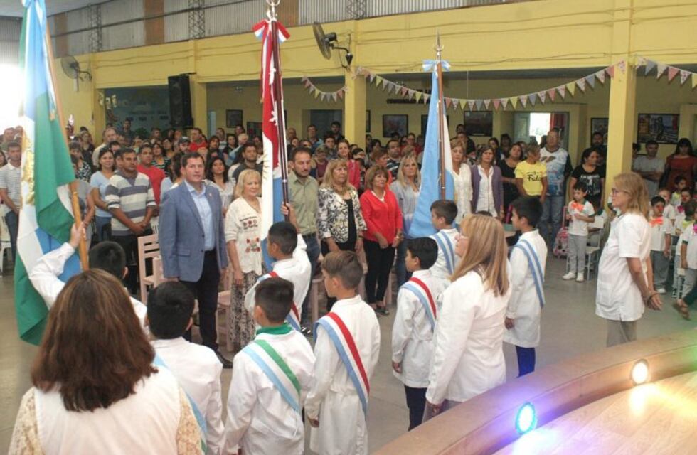 El acto oficial de inicio de clases en Arroyito fue en la Escuela María Teresa Navarro
