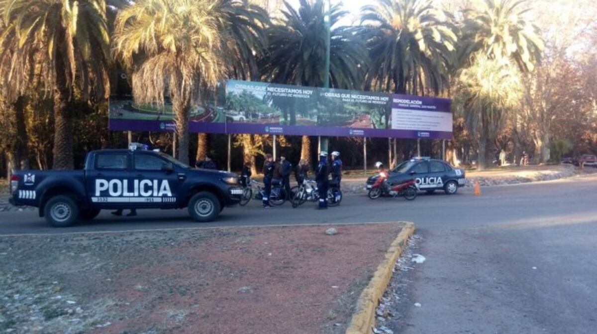 Motociclista en el piso