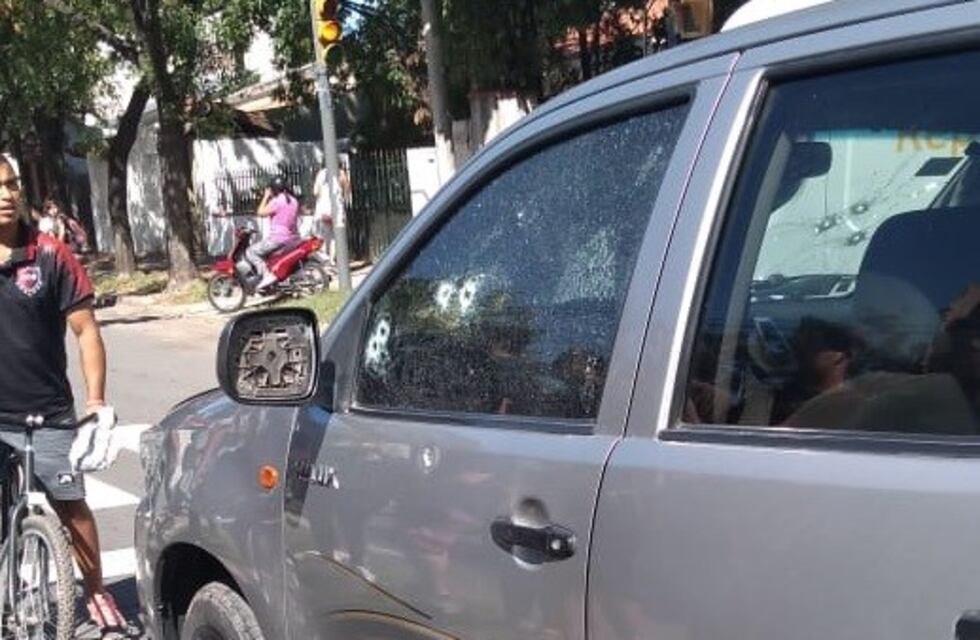 Un hombre murió acribillado en su 4x4 en pleno Fisherton