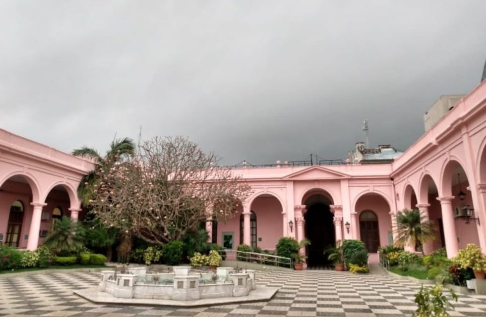 La lluvia busca apagar el calor de verano en Corrientes