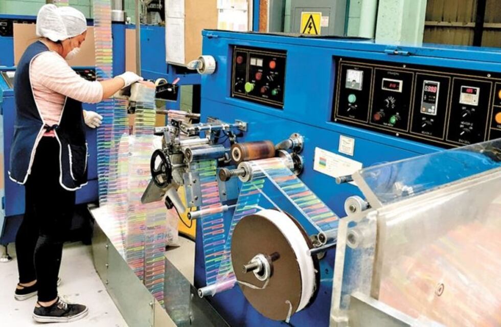 La ley que prohíbe los sorbetes plásticos perjudica a una fábrica de Metán