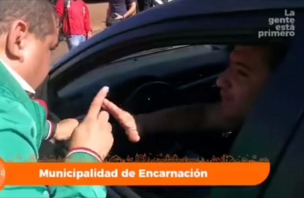 El intendente de Encarnación increpó a un argentino por pagar sobornos en el puente