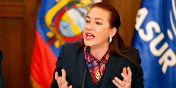 La canciller ecuatoriana, María Fernanda Espinosa, habla durante unas declaraciones a la prensa