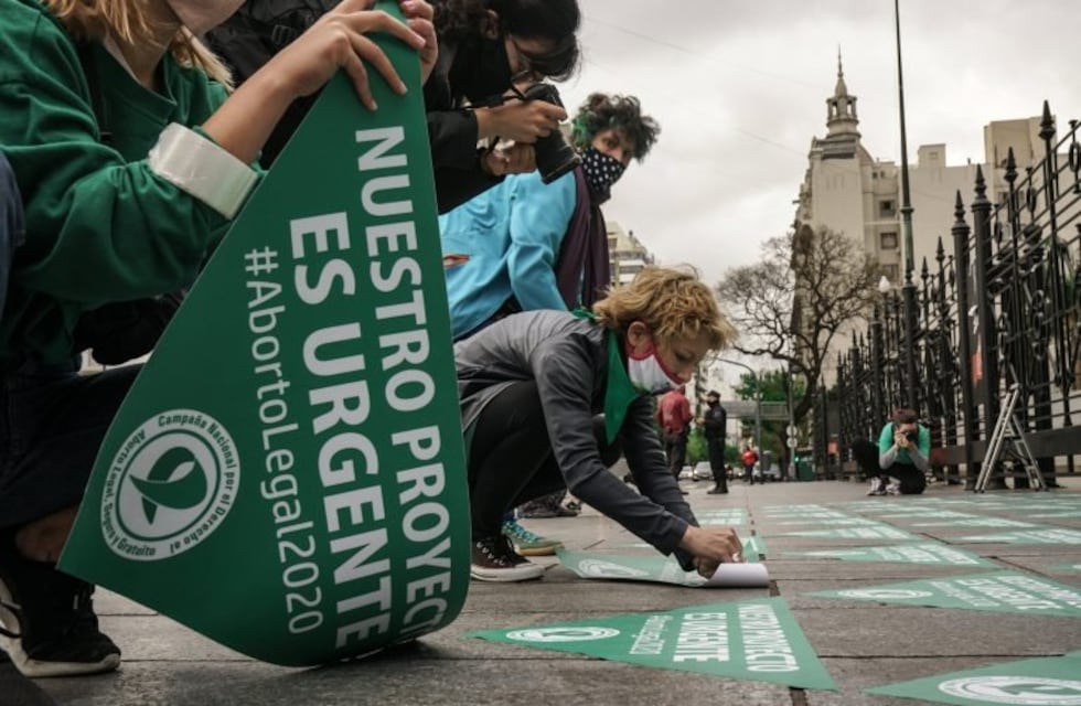 Legalización del aborto: mujeres y agrupaciones se manifestaron en el Congreso para exigir el tratamiento de la ley