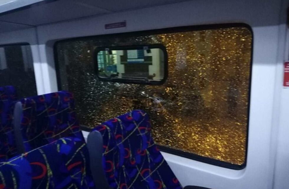 Atacaron a piedrazos al tren que une Neuquén con Cipolletti