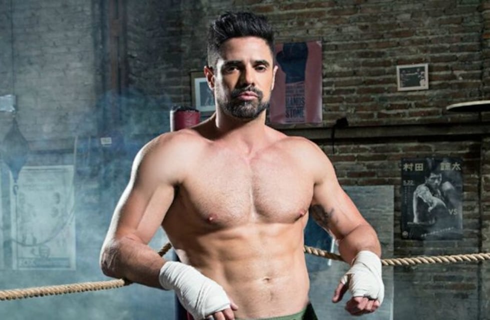 Luciano Castro subió un video en el que practica boxeo en ropa interior