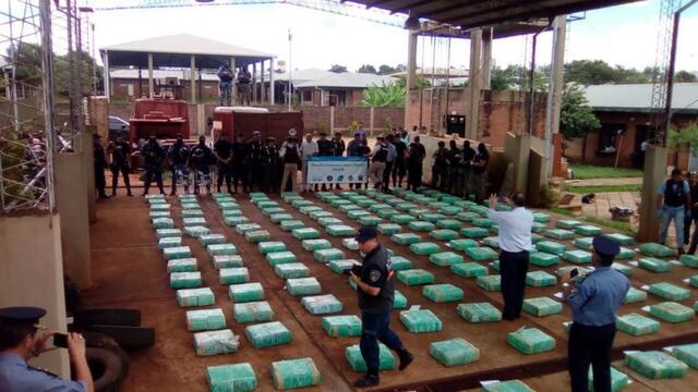 En total son 4 toneladas aproximadamente de marihuana. (DyN)