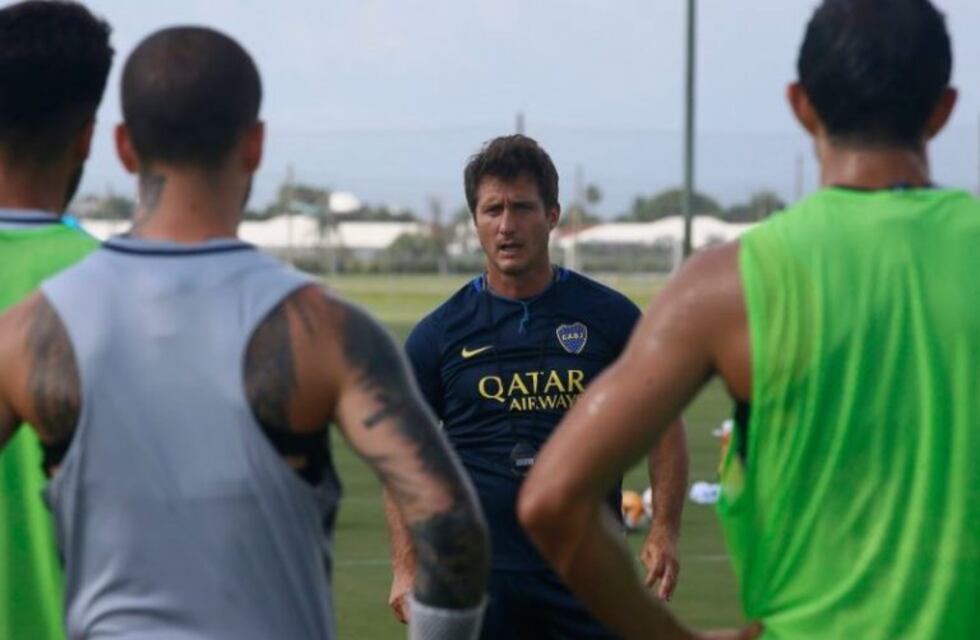 Guillermo Barros Schelotto paró el equipo de Boca para recibir a River por la Libertadores
