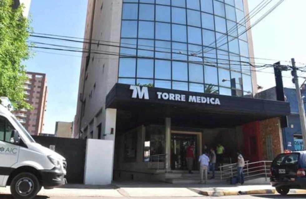 Falleció una mujer al arrojarse de un quinto piso de la Torre Médica en Santa Rosa