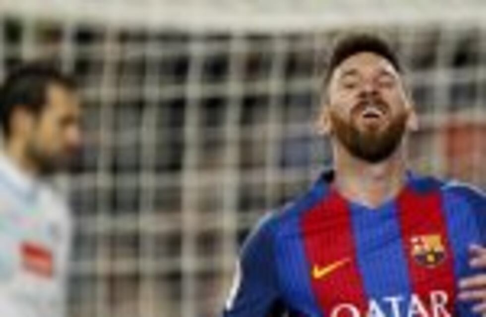 Golazo de Messi en el triunfo de Barcelona por 4-1 sobre el Espanyol en el clásico catalán