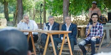 El Gobernador y funcionarios en la finca El Pongo, en Jujuy