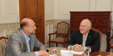 El senador nacional y sus allegados aspiran a patear el debate en la Legislatura\u002E