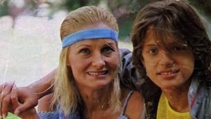 Luis Miguel junto a su madre, Marcela Basteri.