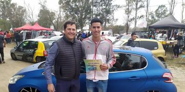 Mauricio Cravero expo car en Arroyito