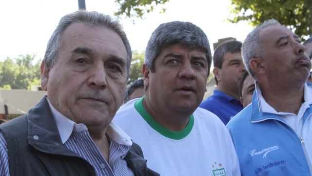 Buenos Aires: El secretario general de la CGT, Juan Carlos Schmid, el secretario adjunto de camioneros, Pablo Moyano, y trabajadores portuarios, maru00edtimos y camioneros realizaron una asamblea informativa para tratar las negociaciones por las modificacione
