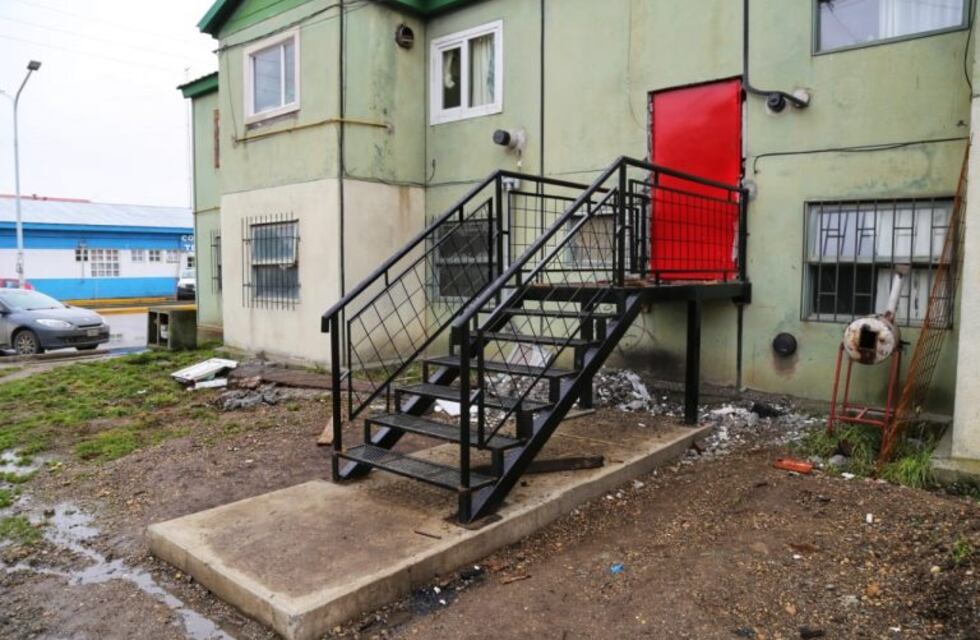 Avanza la colocación de las escaleras de emergencia en Chacra II