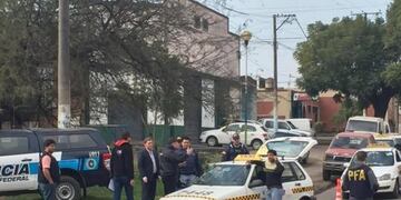 Fingieron ser pasajeros y asaltaron a un taxista\u002E (Web)