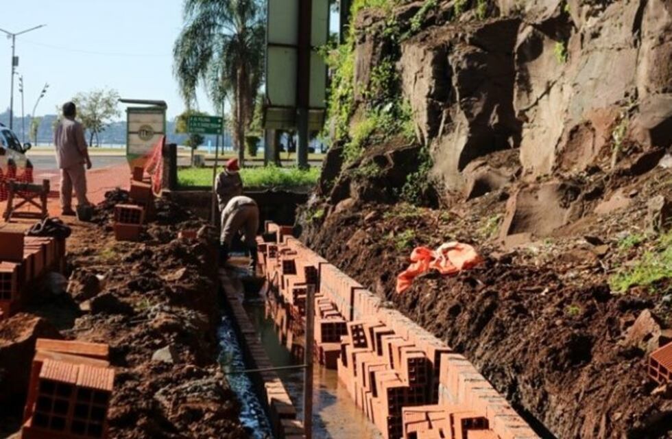 Drenaje en la cascada del Cerro Pelón para evitar la inundación sobre la Roque Pérez