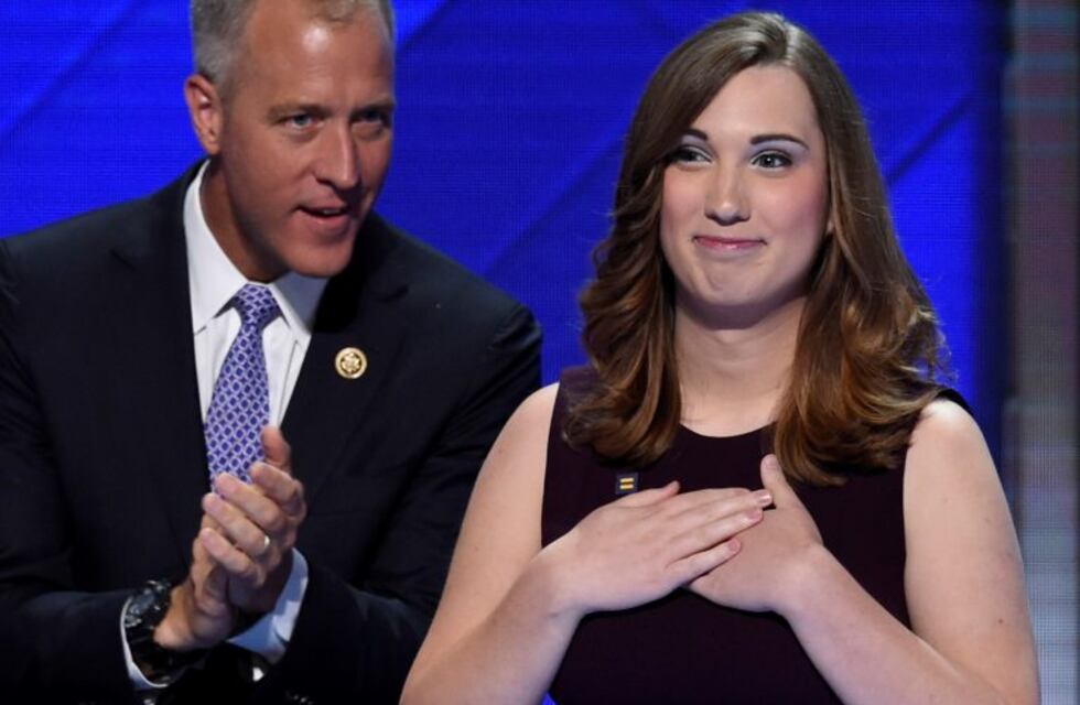 Sarah McBride se convirtió en la primera senadora estatal trans de la historia de Estados Unidos