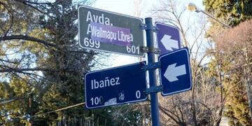 Pechi Quiroga se opuso a los carteles que colocó el pueblo mapuche en Neuquén