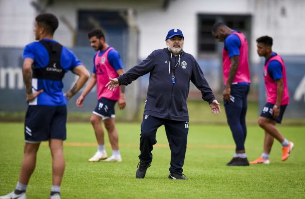 Gimnasia y Esgrima La Plata testeó a parte de su plantel