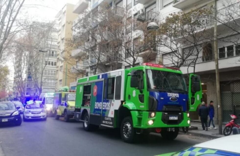 Murió un hombre de 80 años al incendiarse su departamento en Mar del Plata