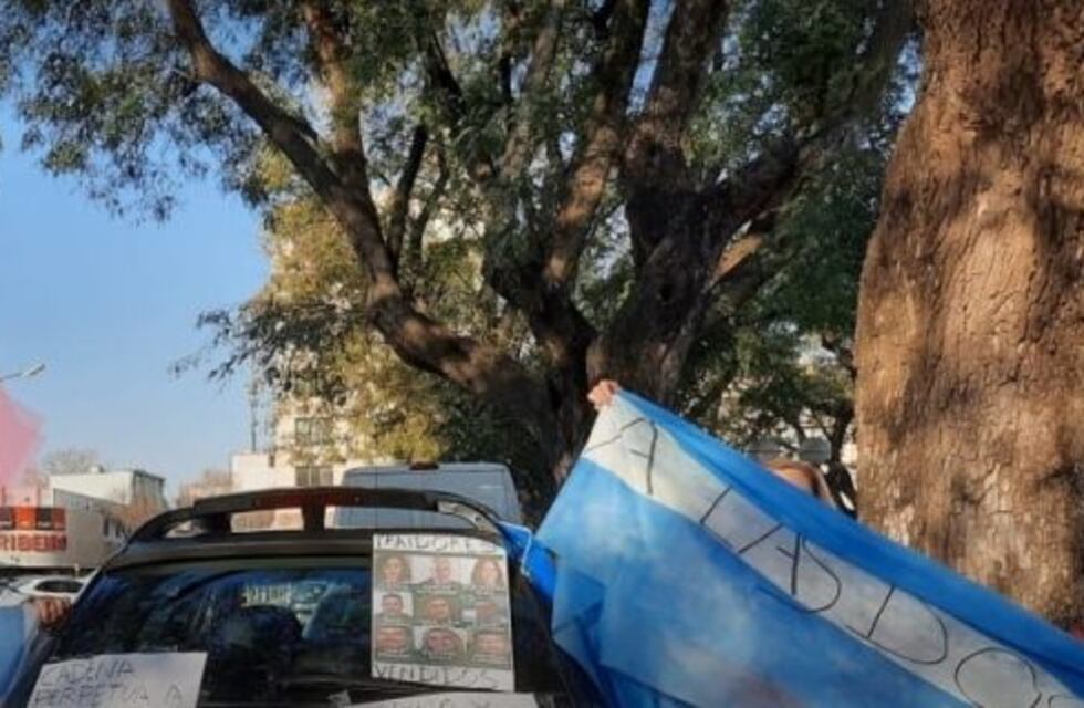 Un grupo de rafaelinos se manifestó en contra del gobierno nacional