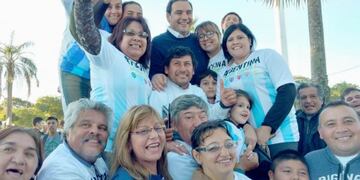 Festejos en la Costanera de Corrientes\u002E (Foto: Época)