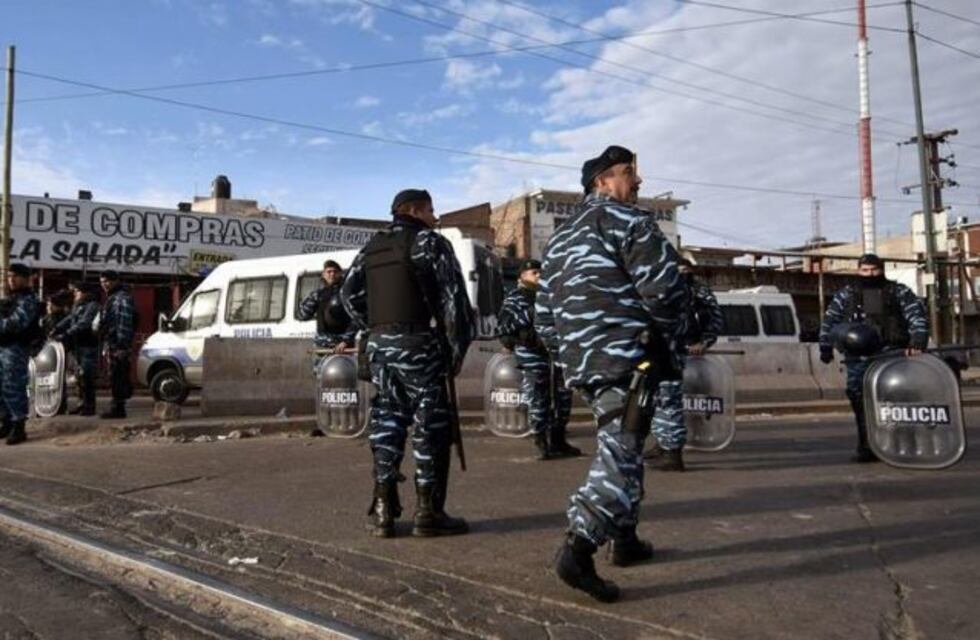 Allanaron La Salada y secuestraron 140 mil prendas