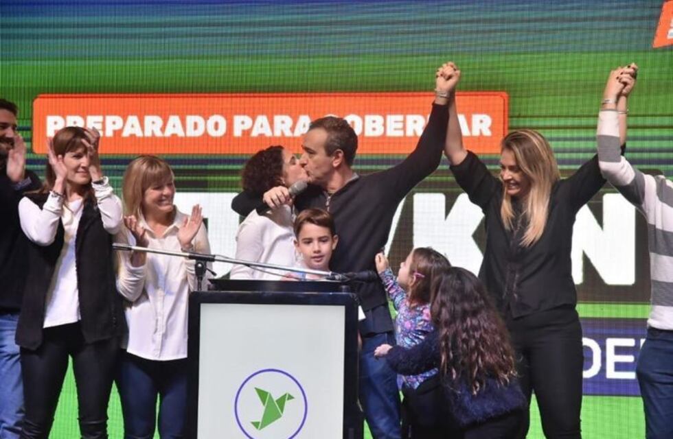 Javkin cantó victoria por escaso margen y será intendente de Rosario