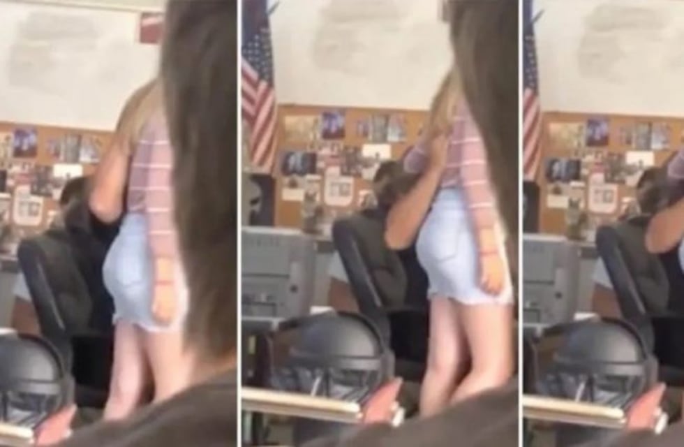 Una estudiante filmó a un profesor manoseando a otra alumna durante la clase