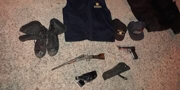 Un hombre fue detenido con armas y ropa de policía en la zona oeste de la ciudad\u002E (Ministerio de Seguridad)