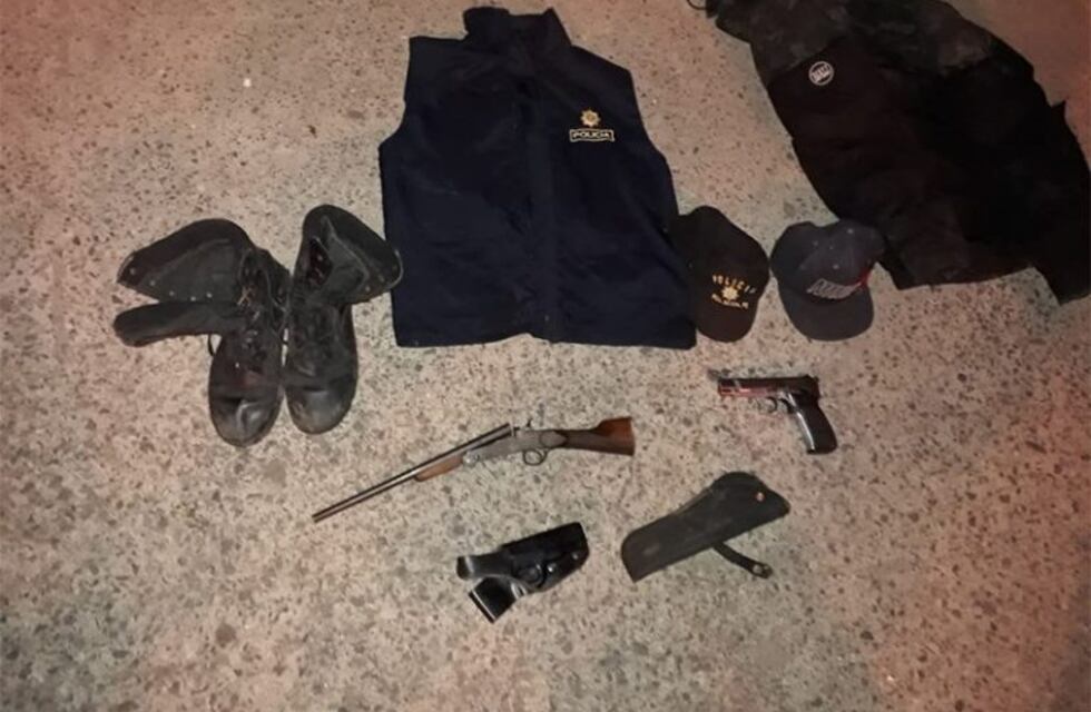 Acusado de balear a un hombre fue detenido con armas y ropa de policía