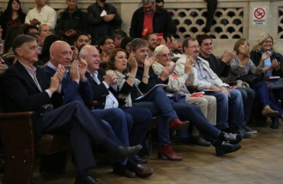 Lifschitz sumó respaldo partidario para impulsar la reforma constitucional