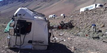 Camión volvó en la ruta 7 de Mendoza