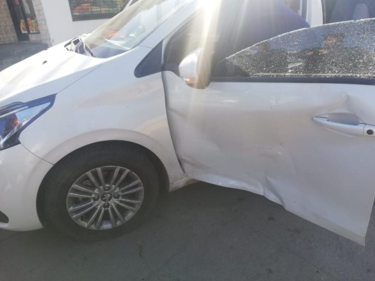 Vehículo embestido por un Corsa, Alta Gracia