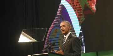 Former United States' President Barack Obama's motorcade arrives at the Green Economy Summit 2017 in Cordoba province some 740 kilometres Northwestern Buenos Aires, on October 6, 2017\u002E\nThe global fight for clean energy rests with businesses and ordinary people as governments lag behind, experts told an environmental conference in Argentina Friday ahead of a keynote speech by former US president Barack Obama\u002E / AFP PHOTO / Pablo GASPARINI