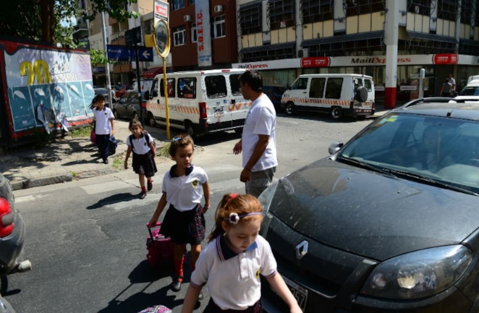 Mandar a los hijos en transporte escolar arrancará en los $ 1.500 este año