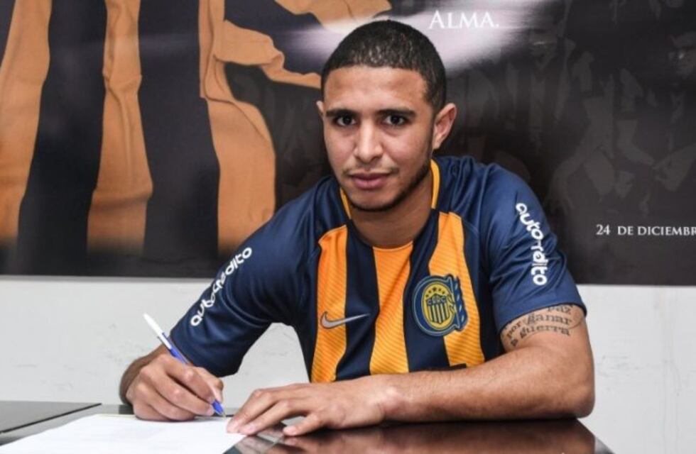 Arismendi firmó con Central y aprovechó para chicanear a Newell's