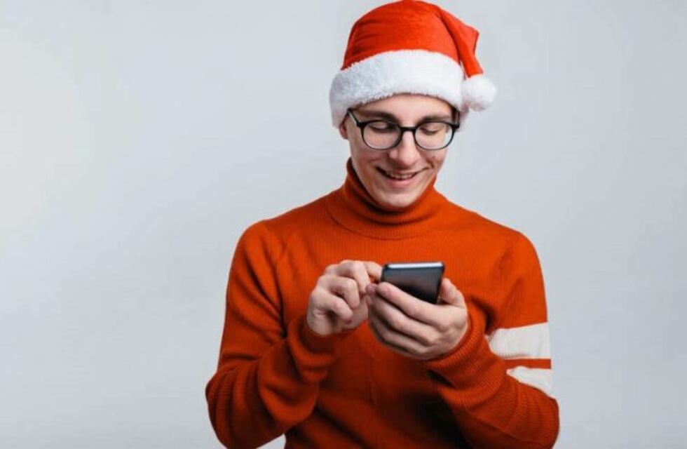 Cómo descargar los stickers navideños en WhatsApp